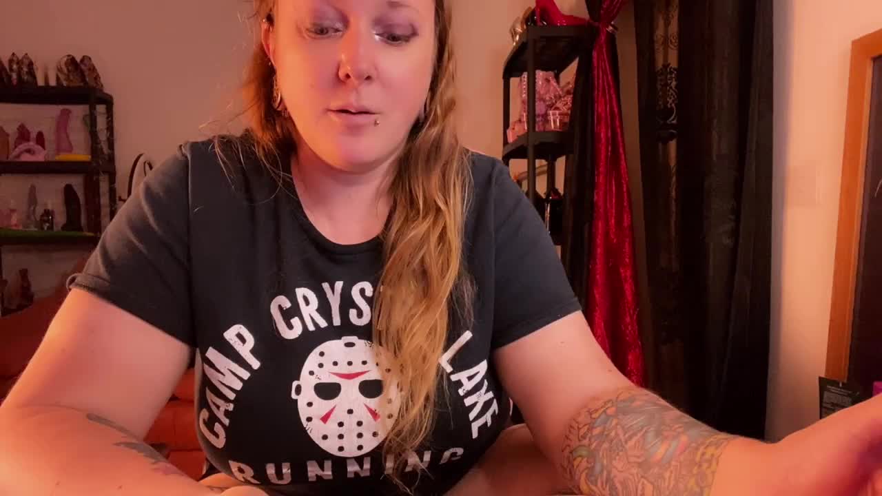 NylonQueen Adult Chat November 10, 2025