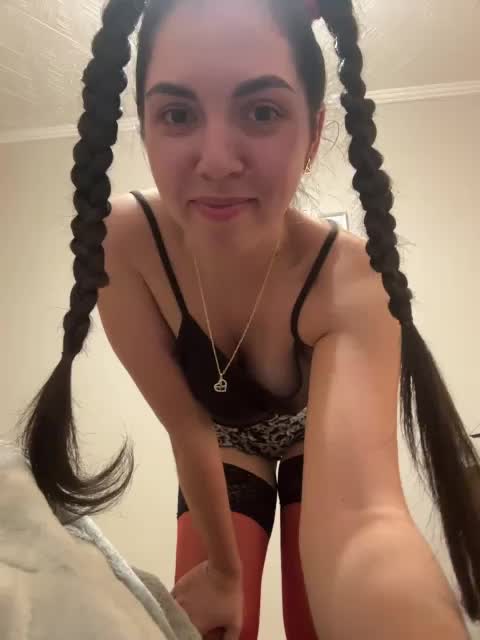 Vika19981 Adult Chat November 10, 2025