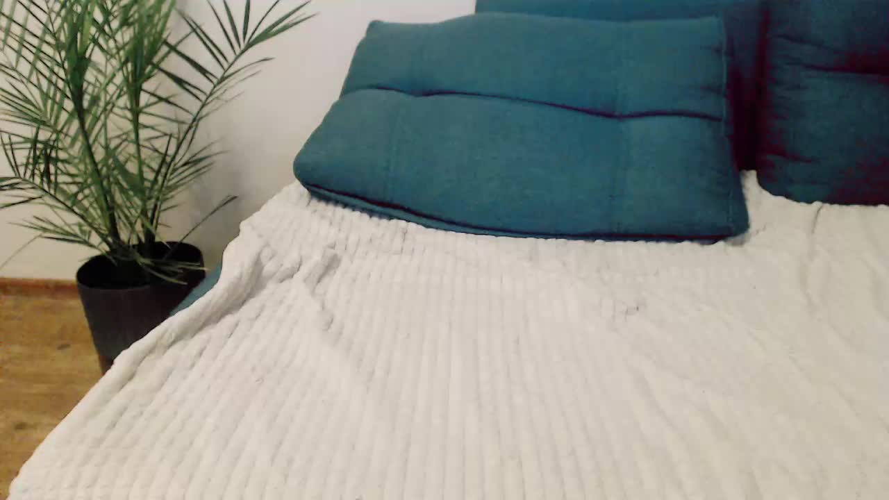 hotmiamix Adult Chat November 11, 2025