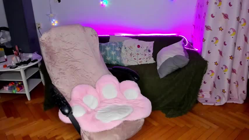 Evelyn_Harper@xh Adult Chat November 11, 2025