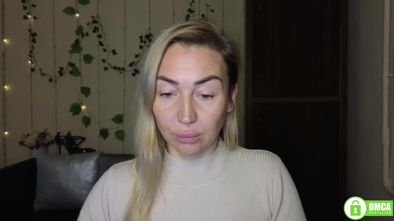 Jullyblondkiss Adult Chat November 11, 2025