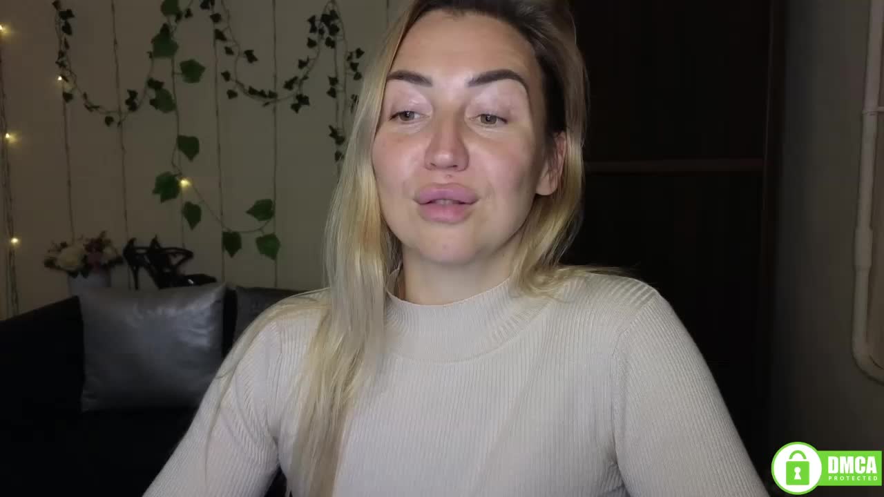 Jullyblondkiss Adult Chat November 11, 2025