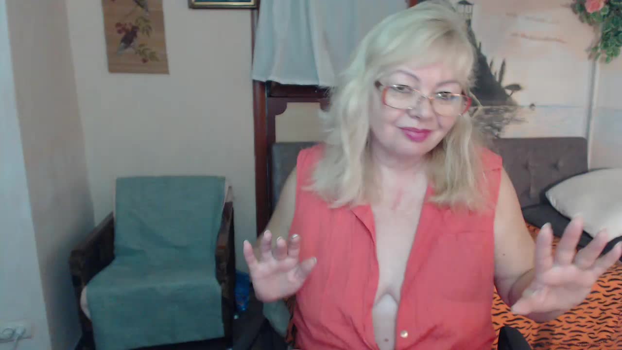 EvelynLoveShy Adult Chat November 11, 2025