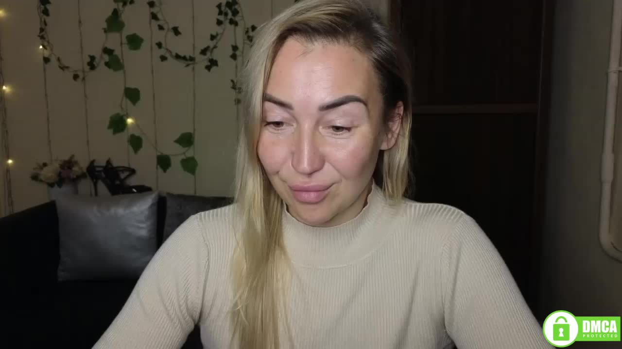 Jullyblondkiss Adult Chat November 11, 2025