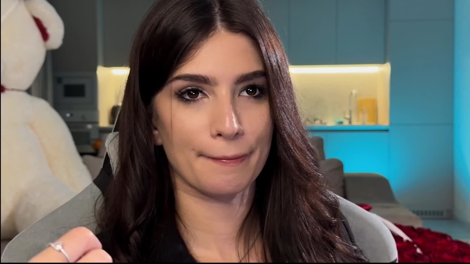 Sofi-Mi Adult Chat November 11, 2025