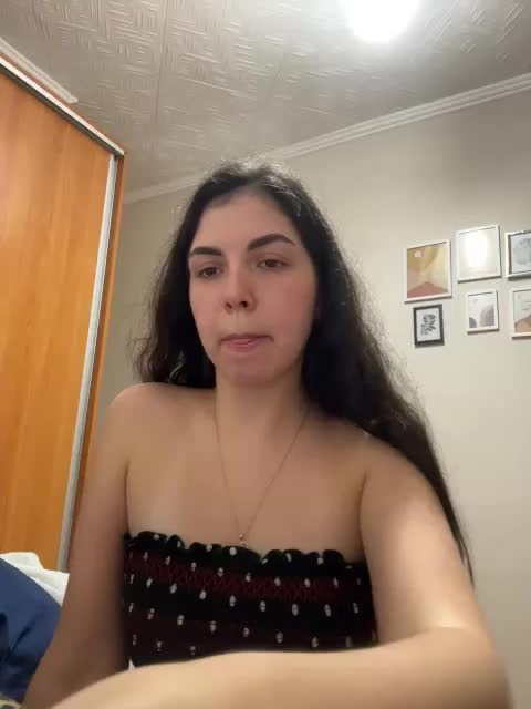Vika19981 Adult Chat November 11, 2025