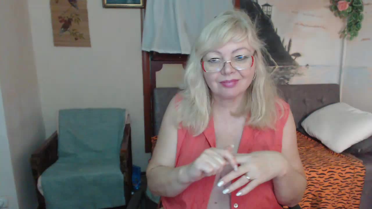 EvelynLoveShy Adult Chat November 11, 2025