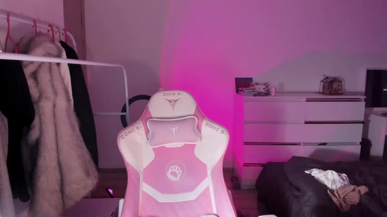 mnepohuyy Adult Chat November 11, 2025