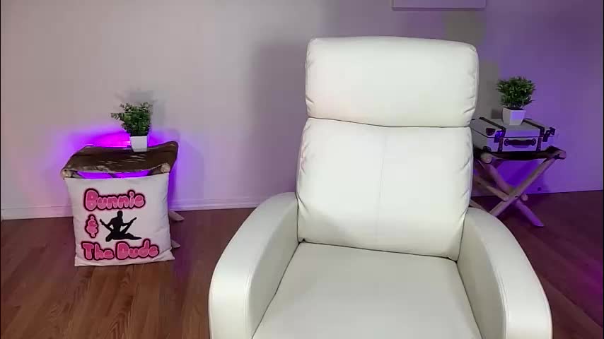 bunnieandthedude Adult Chat November 11, 2025