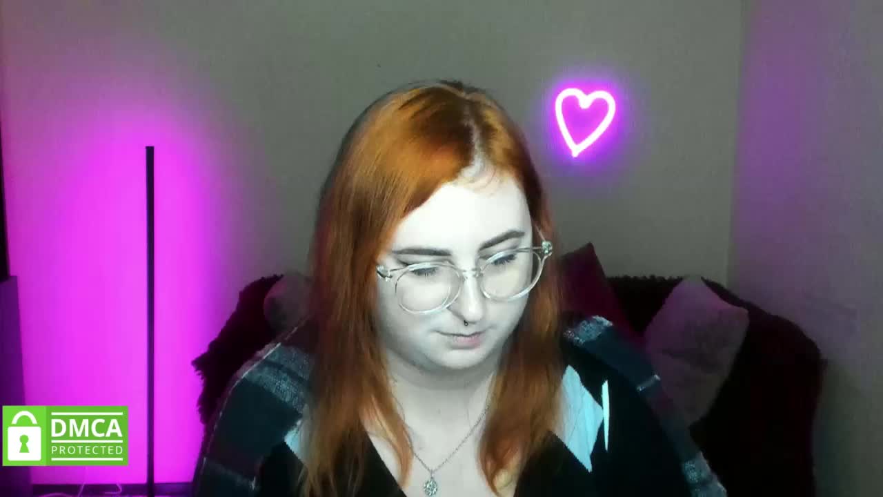 Aliciaredluv Adult Chat November 11, 2025