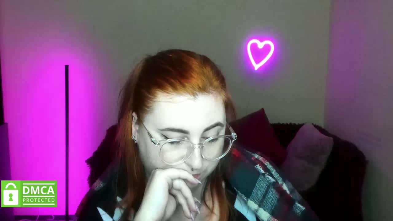 Aliciaredluv Adult Chat November 11, 2025