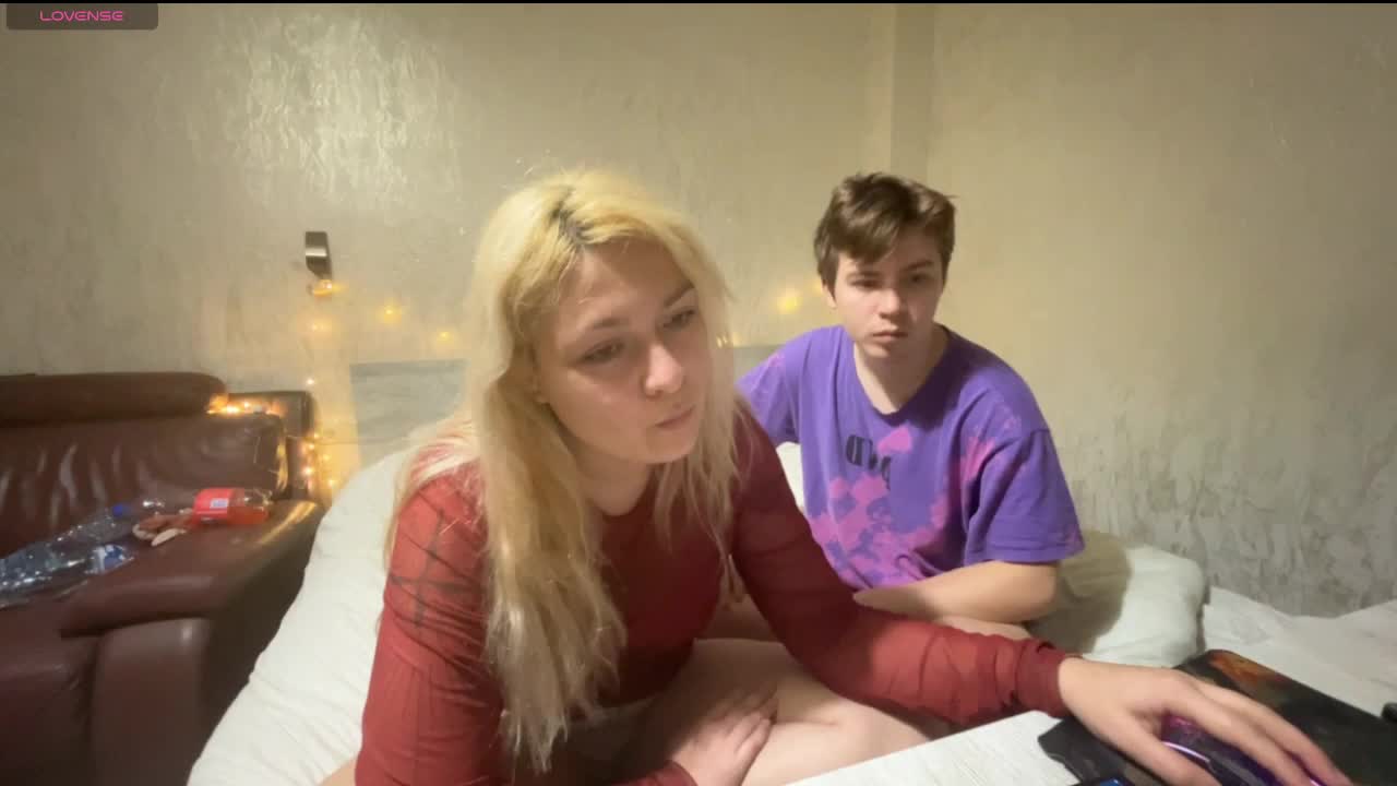 Hikkiii Adult Chat November 11, 2025