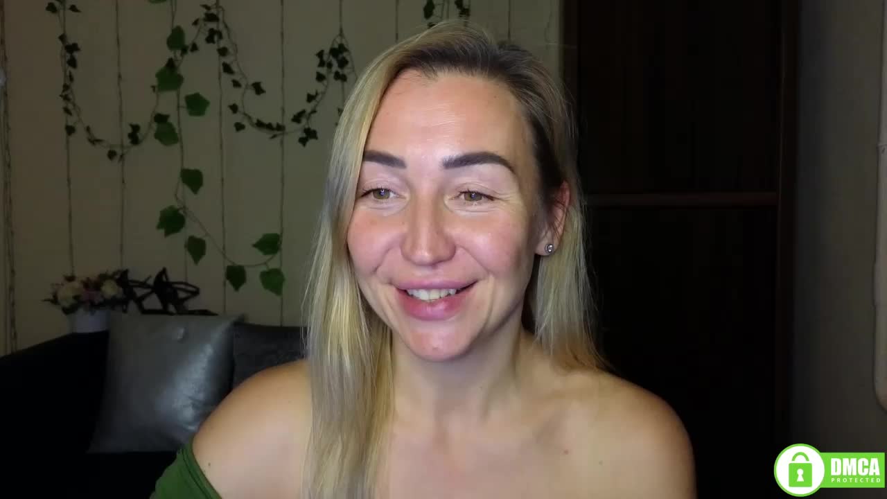 Jullyblondkiss Adult Chat November 12, 2025