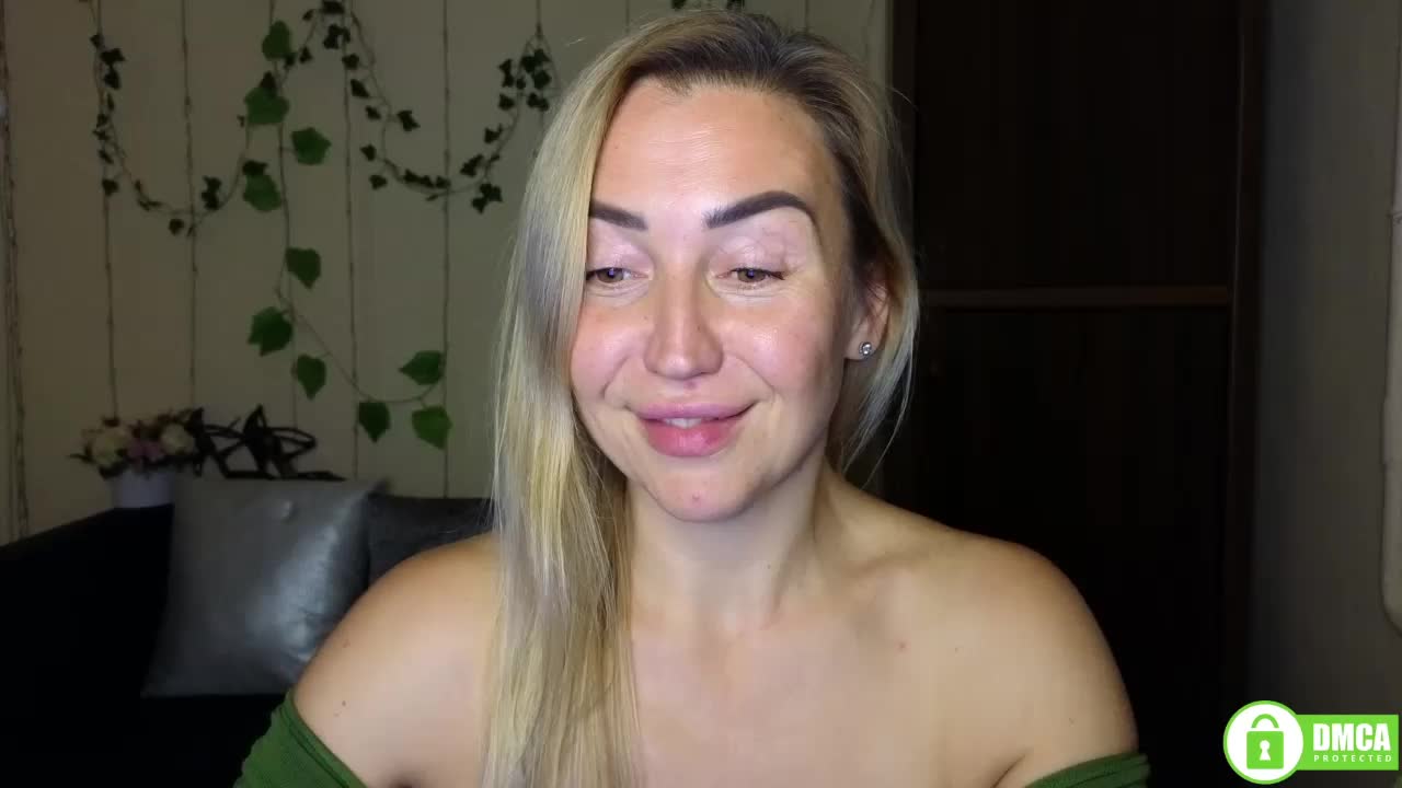 Jullyblondkiss Adult Chat November 12, 2025