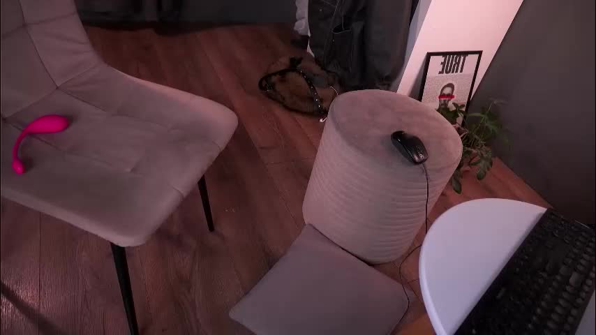 lisa_schiele Adult Chat November 12, 2025