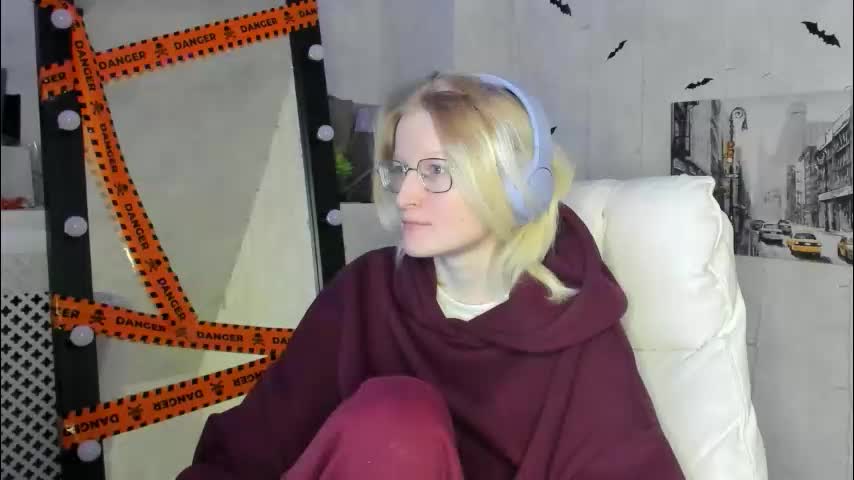 elizabeth_harpper Adult Chat November 12, 2025