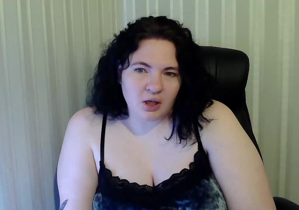 XLisaBlueX Adult Chat November 12, 2025