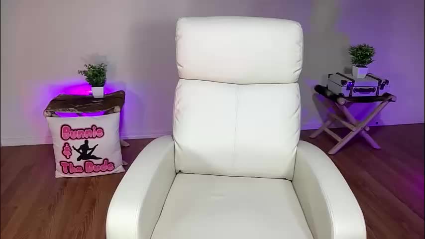 bunnieandthedude Adult Chat November 12, 2025