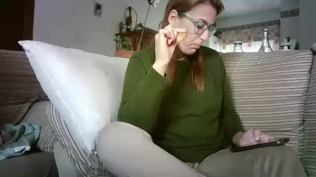 lolahueso Adult Chat November 12, 2025