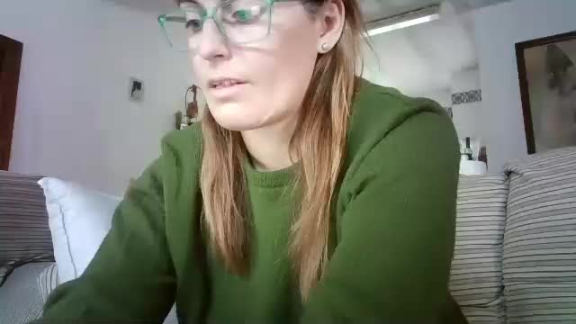 lolahueso Adult Chat November 12, 2025