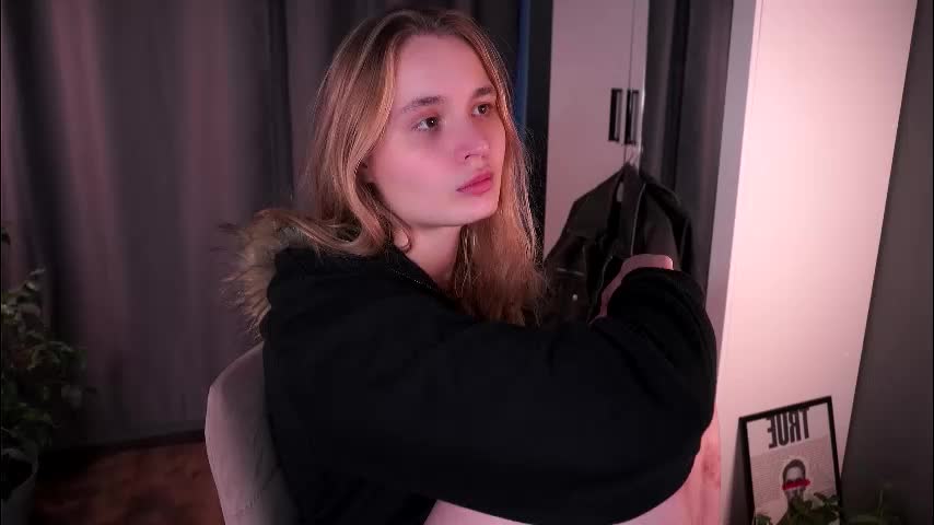 lisa_schiele Adult Chat November 12, 2025