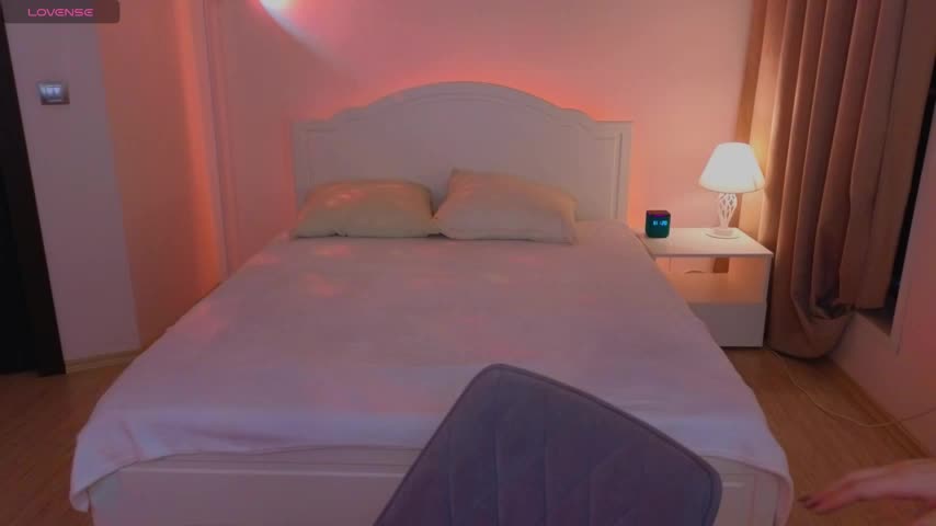 Hayle_Hill Adult Chat November 12, 2025