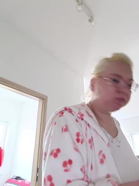 Vika211 Adult Chat November 13, 2025