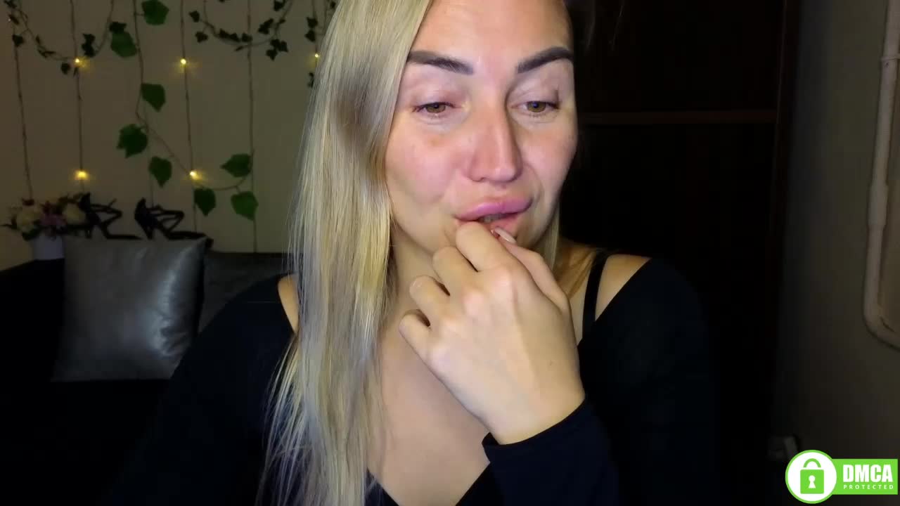 Jullyblondkiss Adult Chat November 13, 2025