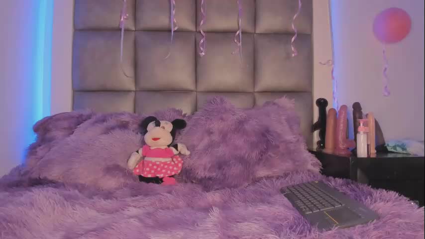 lola_js Adult Chat November 13, 2025