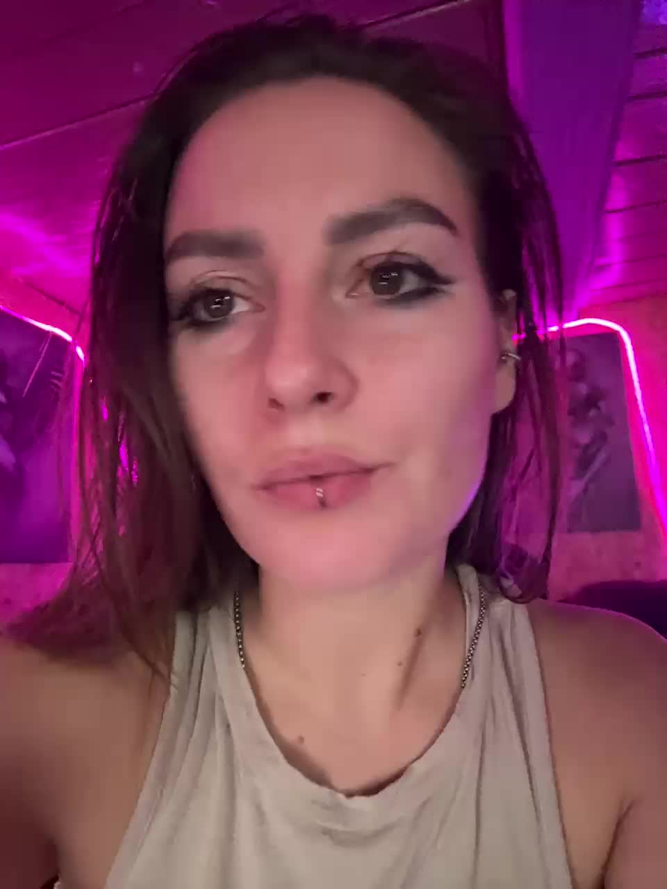 Mini-Molly69x Adult Chat November 13, 2025