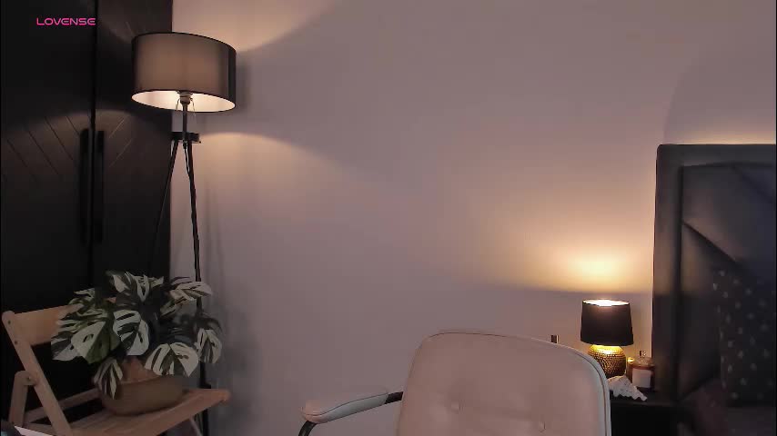 r_a_v_e_n Adult Chat November 13, 2025