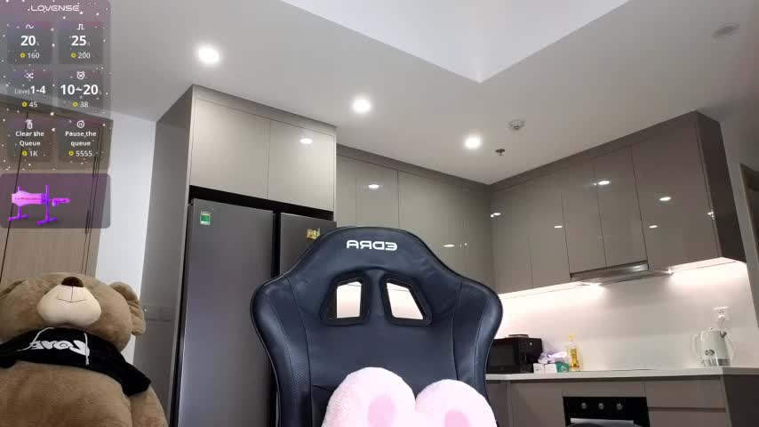 asianqueeny Adult Chat November 14, 2025