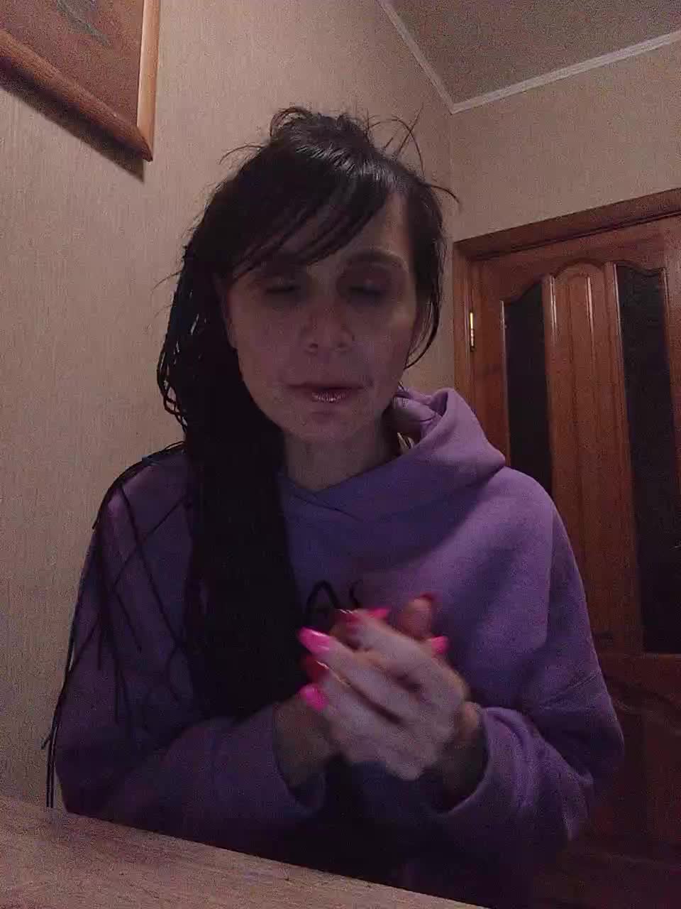 Hellenalonenochka Adult Chat November 14, 2025