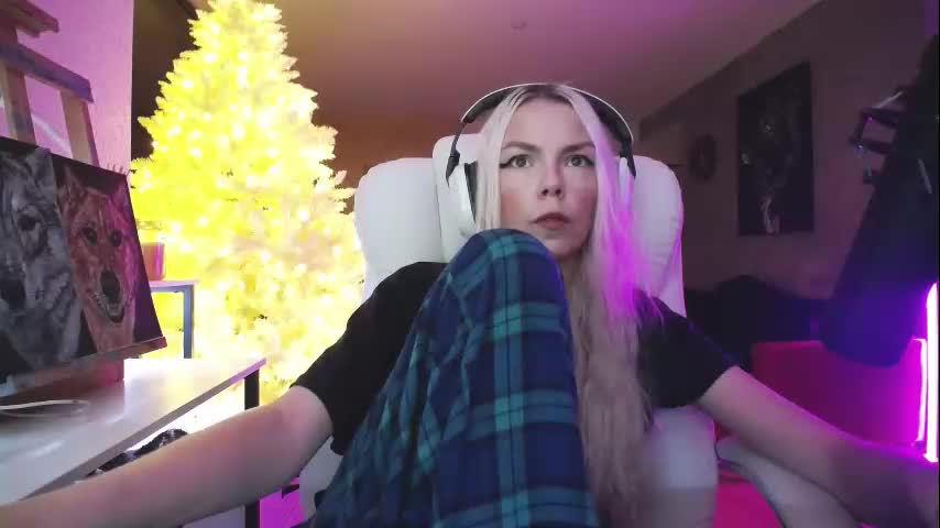 tinykylie Adult Chat November 14, 2025