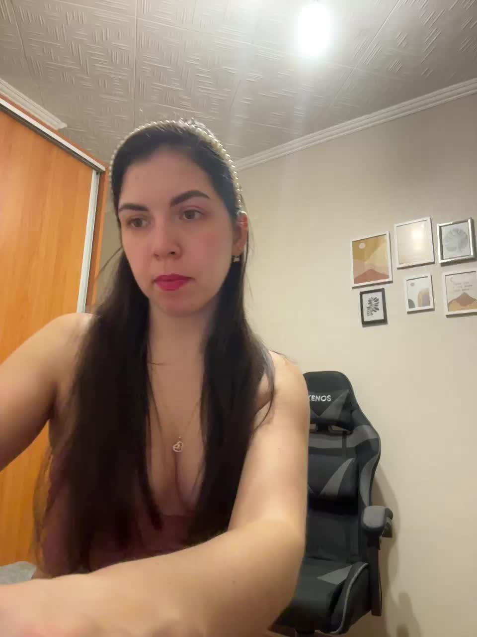 Vika19981 Adult Chat November 14, 2025