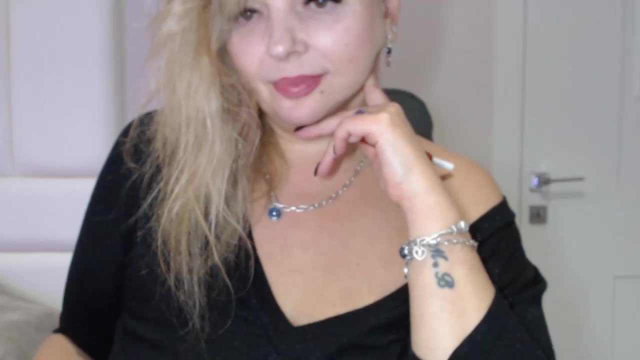 aniutkamau Adult Chat November 14, 2025