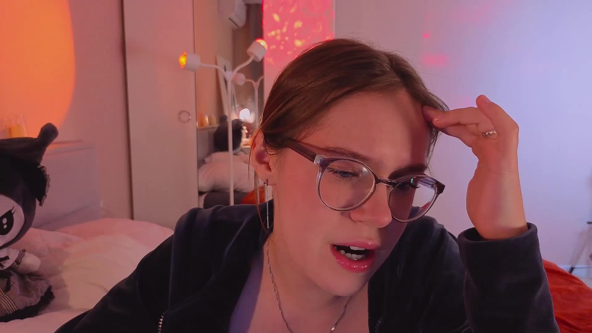 MiaLuw Adult Chat November 14, 2025