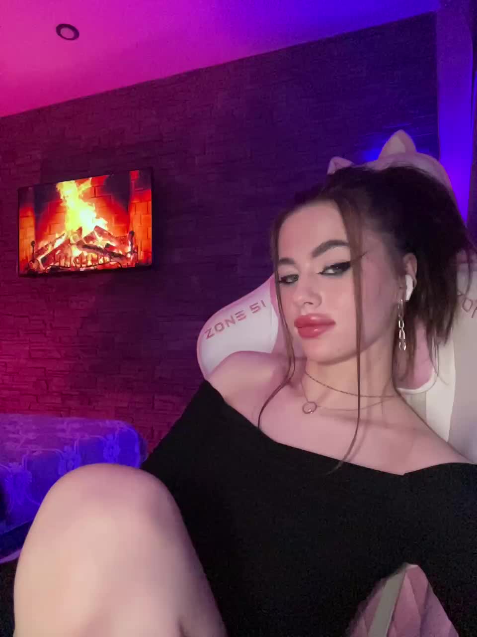 HotGirlEva Adult Chat November 14, 2025