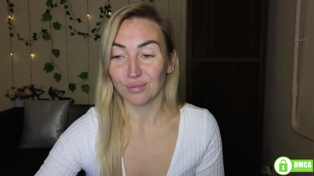 Jullyblondkiss Adult Chat November 14, 2025