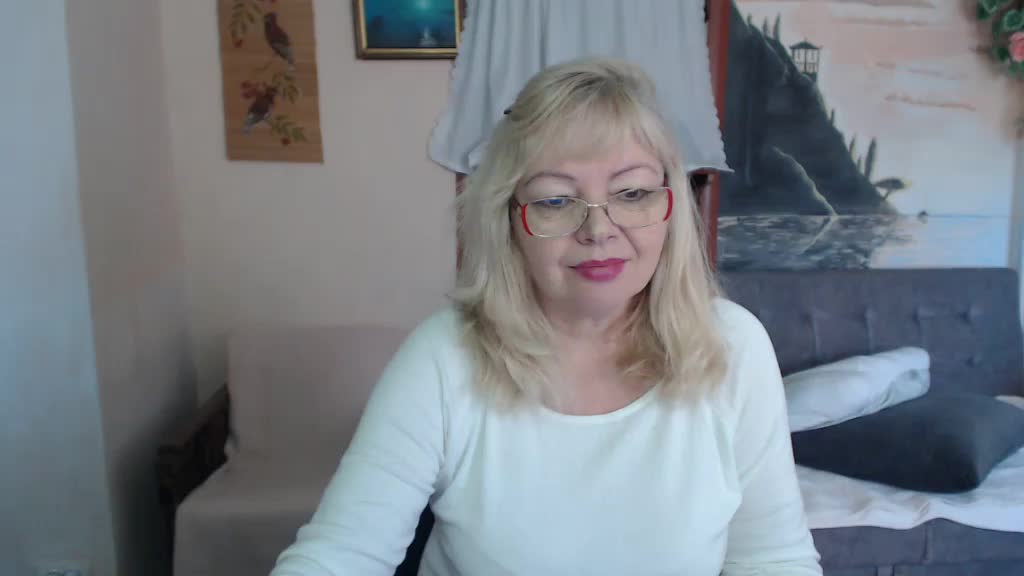 EvelynLoveShy Adult Chat November 14, 2025