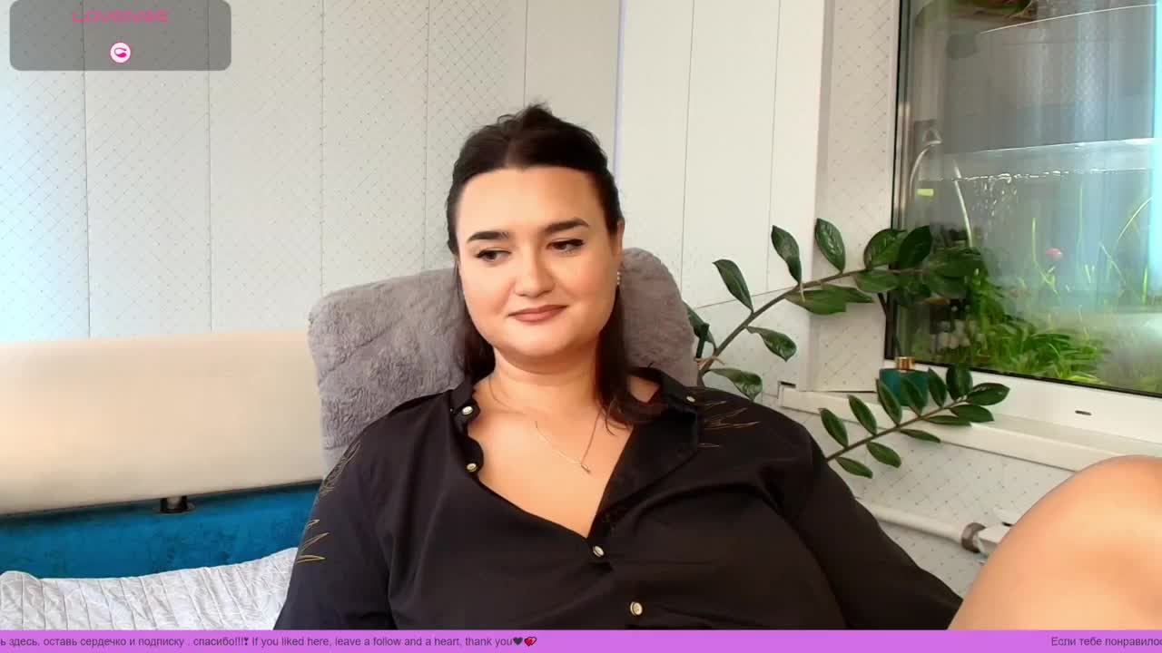 LinaCrave Adult Chat November 14, 2025