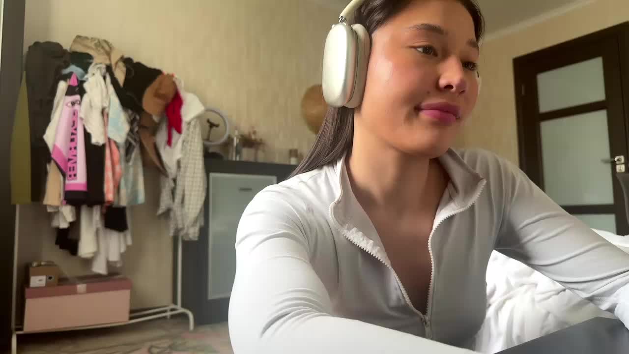 LakishaYanish Adult Chat November 14, 2025