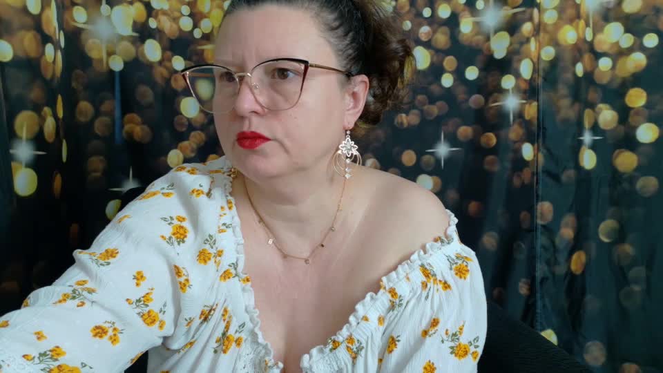 Golden_Lady Adult Chat November 14, 2025