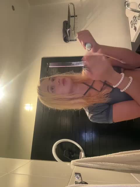 Daughter_of_Ronaldo Adult Chat November 15, 2025