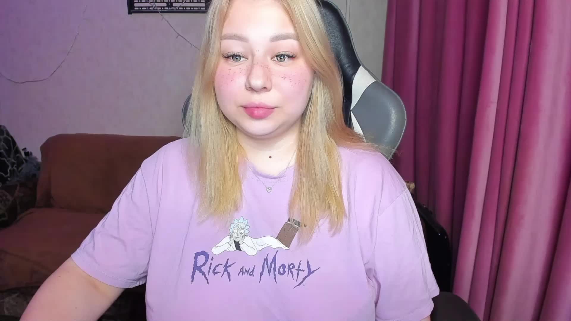 MilkaFoxy Adult Chat November 15, 2025