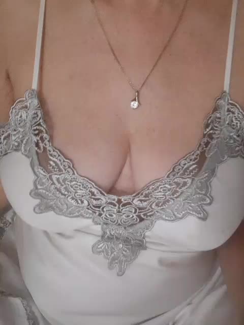 SexiestJess45 Adult Chat November 15, 2025