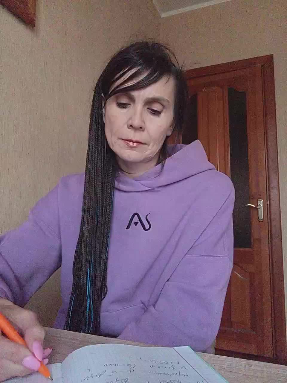 Hellenalonenochka Adult Chat November 15, 2025