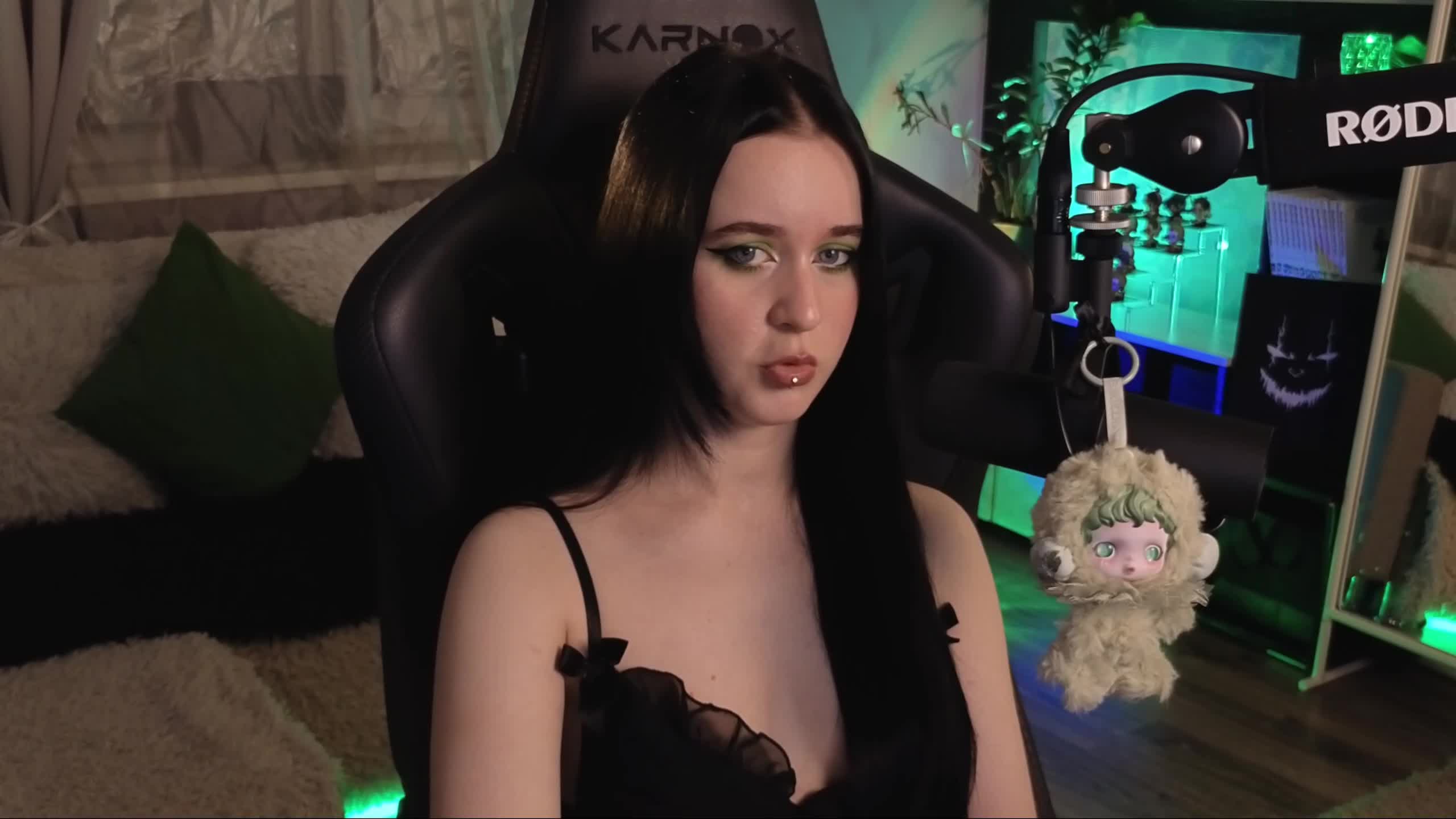 Kira_Li_Lime Adult Chat November 15, 2025