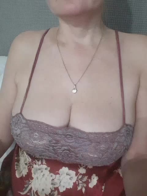 SexiestJess45 Adult Chat November 15, 2025