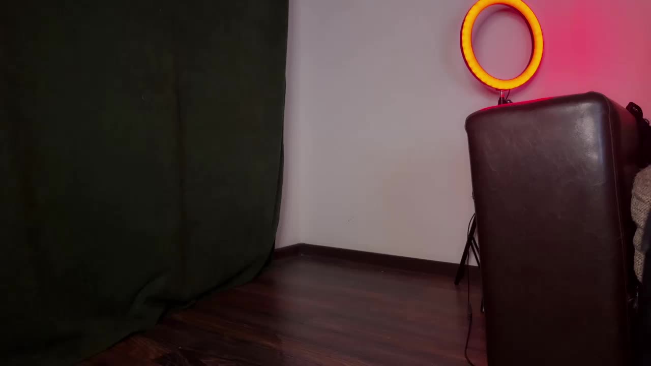 PinkFoxya Adult Chat November 16, 2025